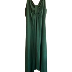 🌿 Effortlessly Elegant Green Dress – Flowy, Feminine & Flattering! 🌿